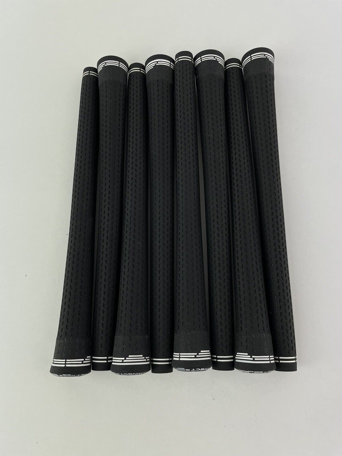 Lamkin Cobra Golf Grips Set (8) Standard /+58R /Black/White /Brand New